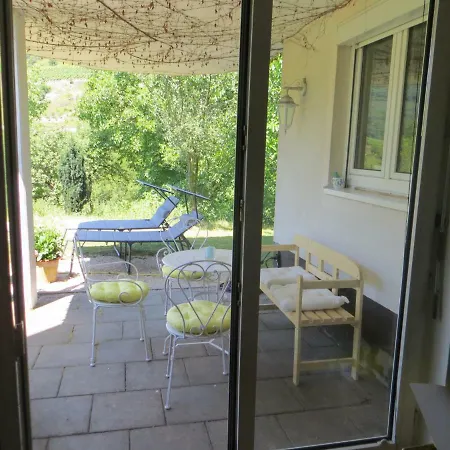 Zur Gartenlaube Apartman Bullay